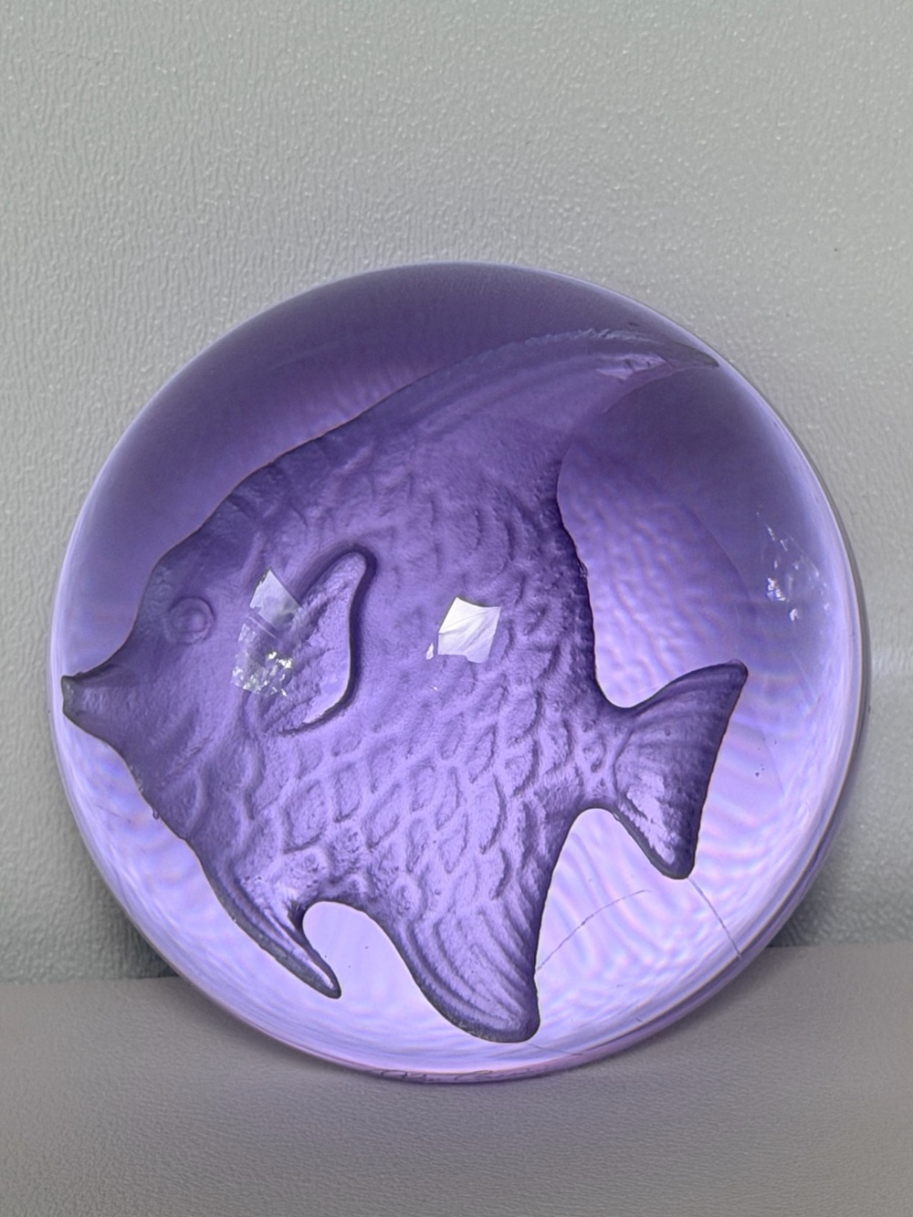 Neodymium Alexandrite Glass Paperweight Signed Oleg Cassini Lavender Angel Fish